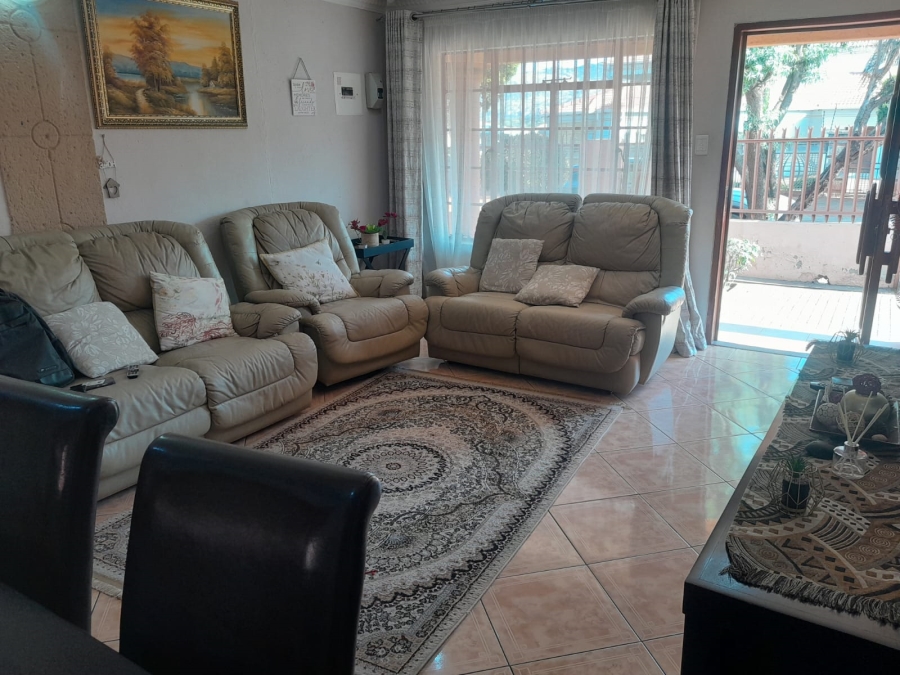 3 Bedroom Property for Sale in Geelhoutpark North West
